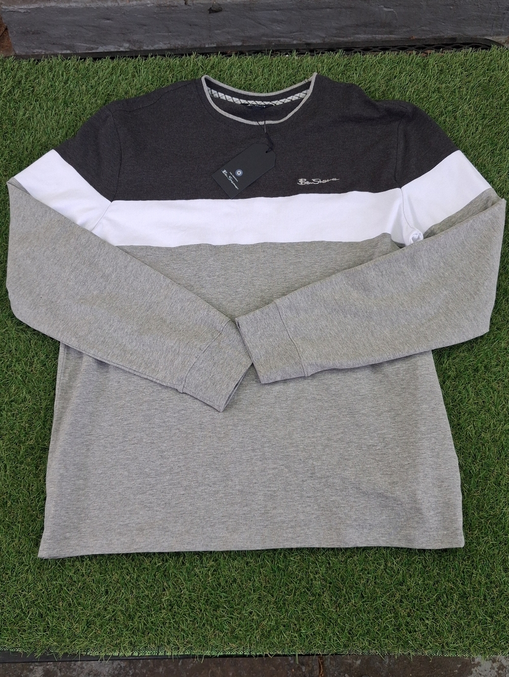 Ben Sherman Charcoal, White & Light Gray Colorblock Crew Sweatshirt Size Large